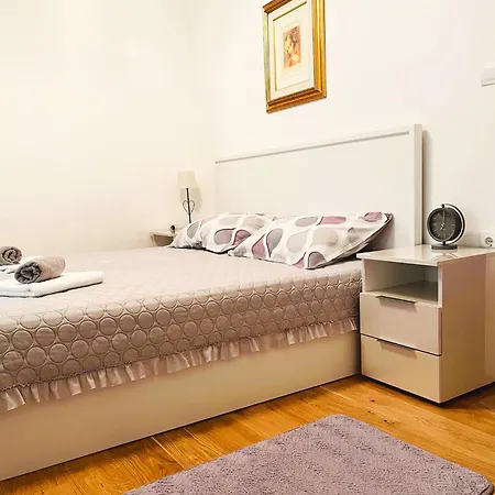 Guest house And Milak Rab Town